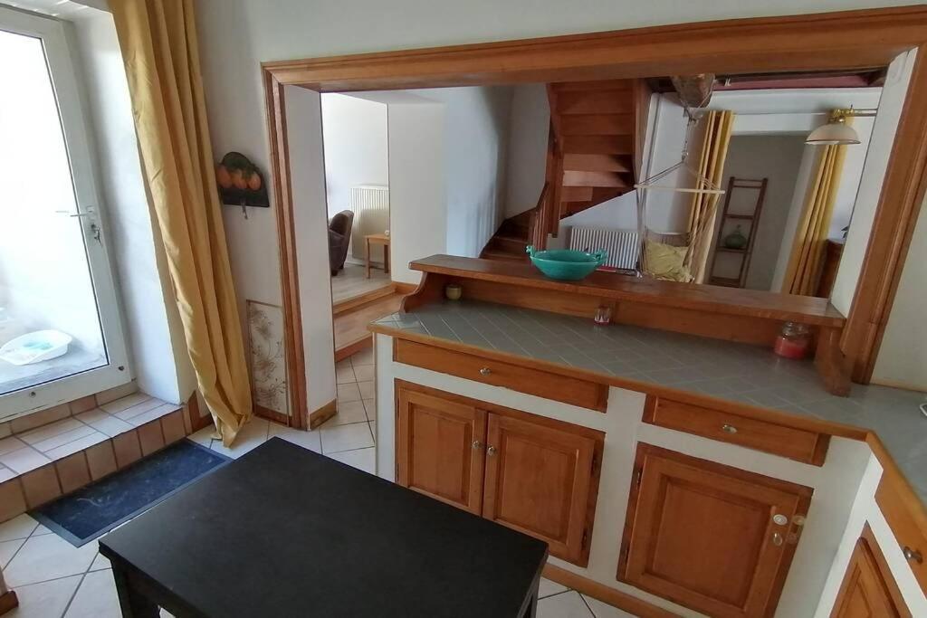 Maison Chaleureuse Et De Detente Avec Piscine Et Spa Chassemy Exterior foto