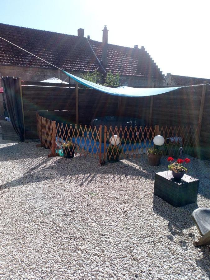 Maison Chaleureuse Et De Detente Avec Piscine Et Spa Chassemy Exterior foto